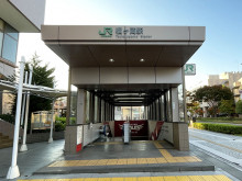 最寄りの「榴ヶ岡駅」