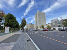 ショーケー本館ビル前