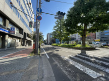 大町カープビル前面の