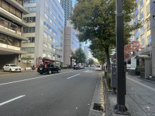 TKビル前面の通り