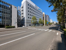 五橋ビル前面の愛宕上