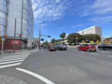 三栄木町通ビル前面の