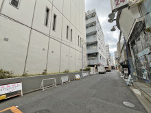 三宝ビル前面のルビー