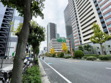 山彦ビル前面の通り