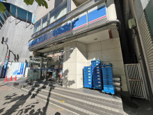 徒歩1分のローソン 