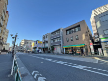 MIビル前面の大久保