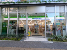 徒歩1分のファミリーマート 広瀬通店