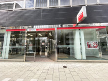 同じ通りにある三菱U