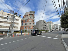 野津ビル前面通り