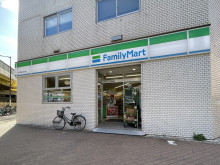 至近のファミリーマー