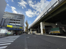 中島ビル前面の通り
