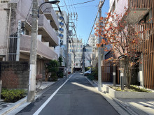 フォーレスト四谷前面