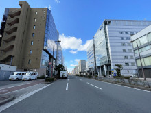 花原第3ビル前面の通