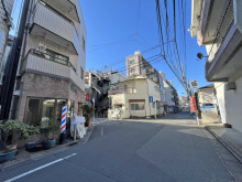 志村第2ビル前面通り