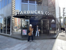 徒歩2分のスターバッ