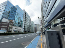 フロンティア麹町前面