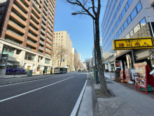 外丸ビル前面の通り