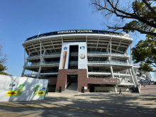 徒歩4分の横浜スタジ