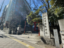 徒歩1分の花園神社