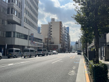 エムビル前面の神田白