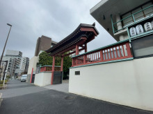 徒歩4分の心行寺