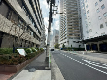 第2高取ビル前面の通