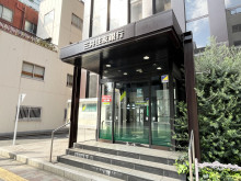 並びの三井住友銀行 