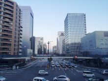 オフィスビル付近の交