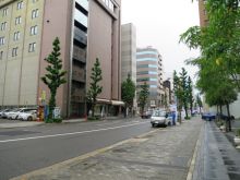 周辺は閑静なエリア