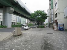 広々とした歩道