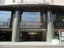 徒歩4分の博多リバレインモール