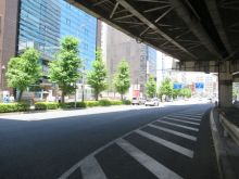 横浜金港町ビル前面の