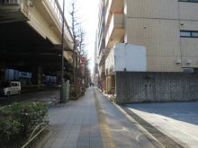 東映三宿ビル前面の通り