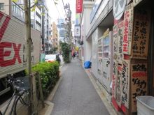 アルプスビル前面の通