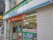 隣のファミリーマート千代田小川町店